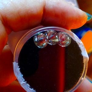 Diamonds 3 large diamonds 5.53 vvs1 beautiful cut with great color relation